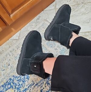 UGG Mini Bailey Fluff Buckle Sheepskin Boots Size 10